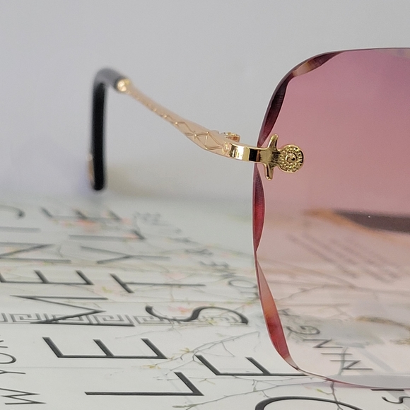 Fashion Sunglasses - Picture 3 of 5